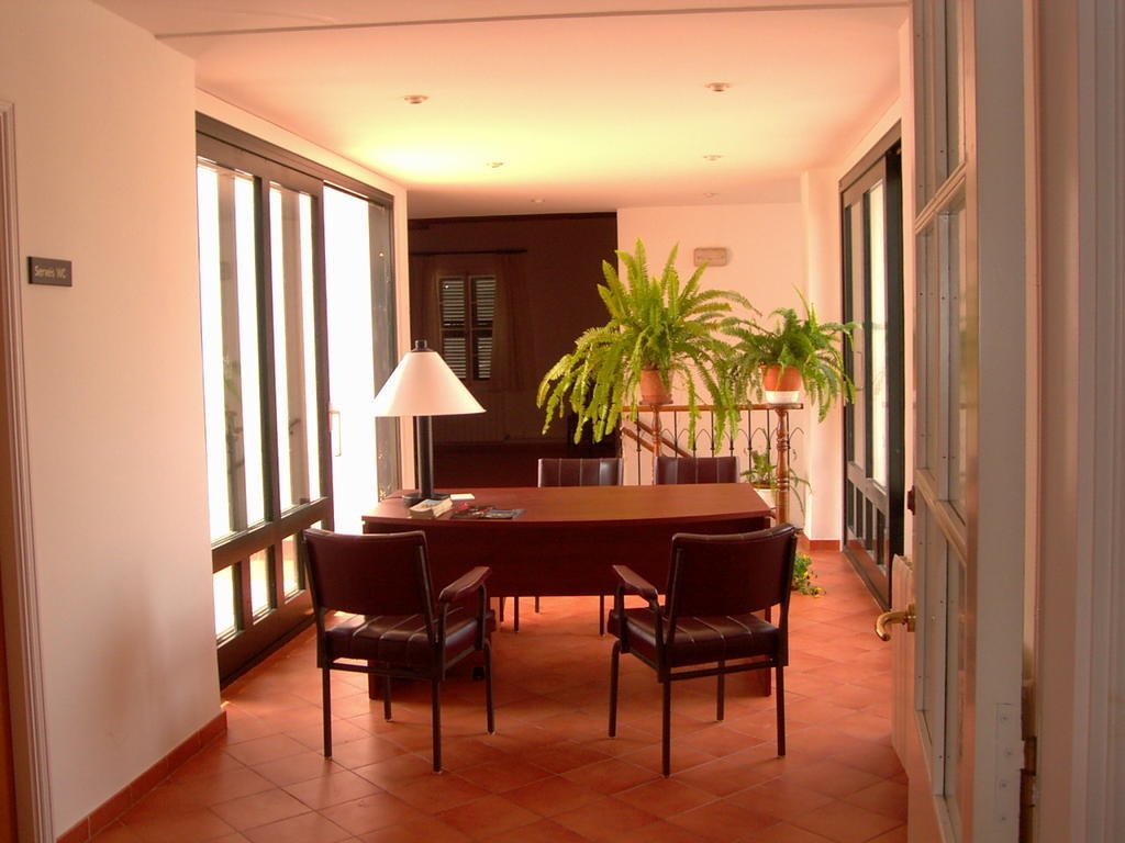 Grupoandria El Claustre De Ciutadella - Hospederia Hostel ภายนอก รูปภาพ